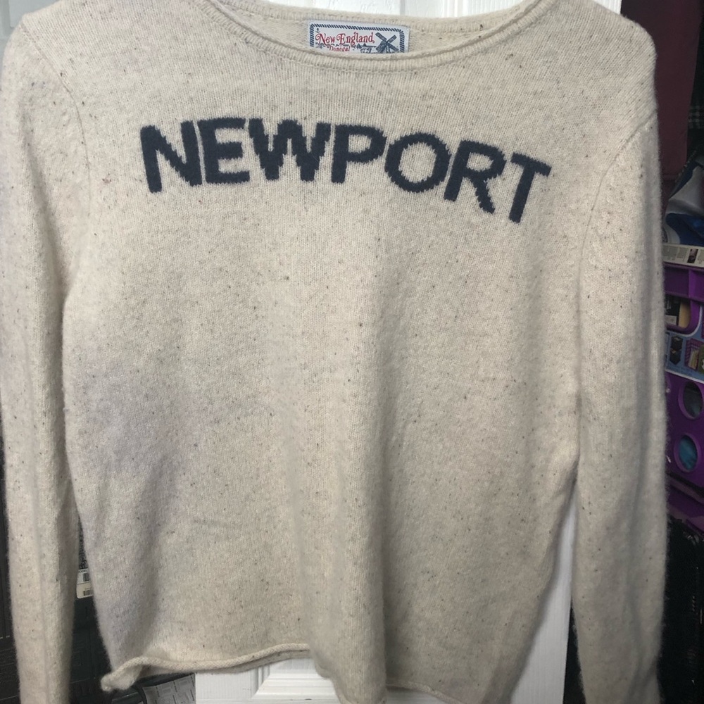 Size S Newport Vintage 100% Cotton cream and navy blue sweater